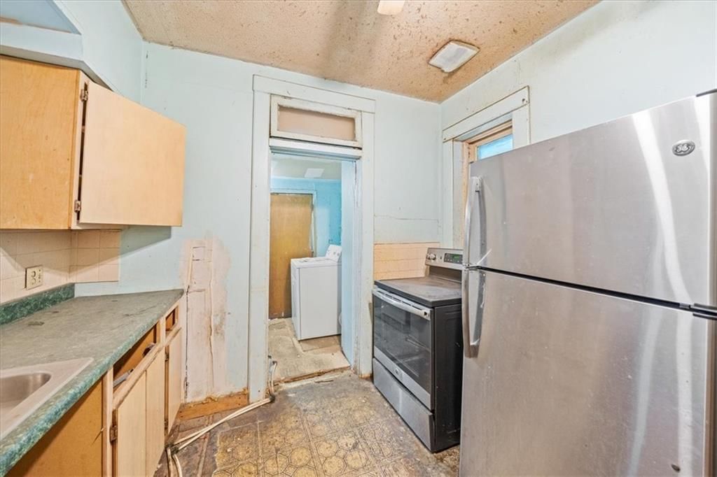 2811 Brooklyn Avenue — photo 7