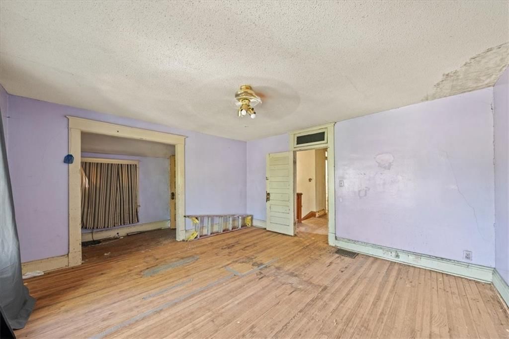 2811 Brooklyn Avenue — photo 12