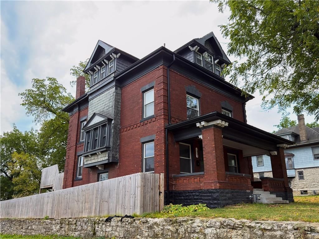 2801 Forest Avenue — photo 1