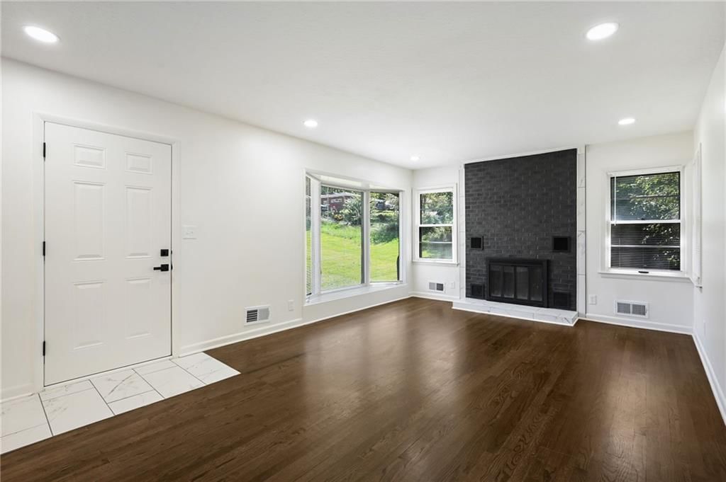 7210 Hullwood Avenue — photo 6