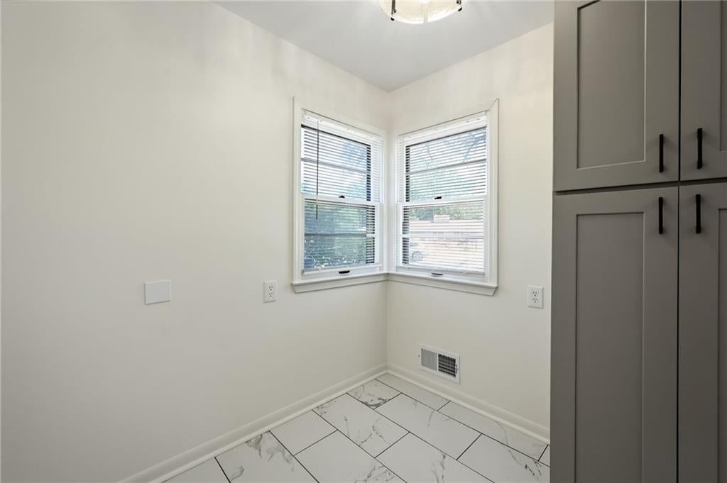 7210 Hullwood Avenue — photo 14