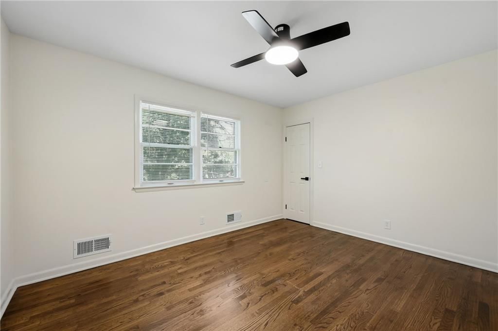 7210 Hullwood Avenue — photo 16