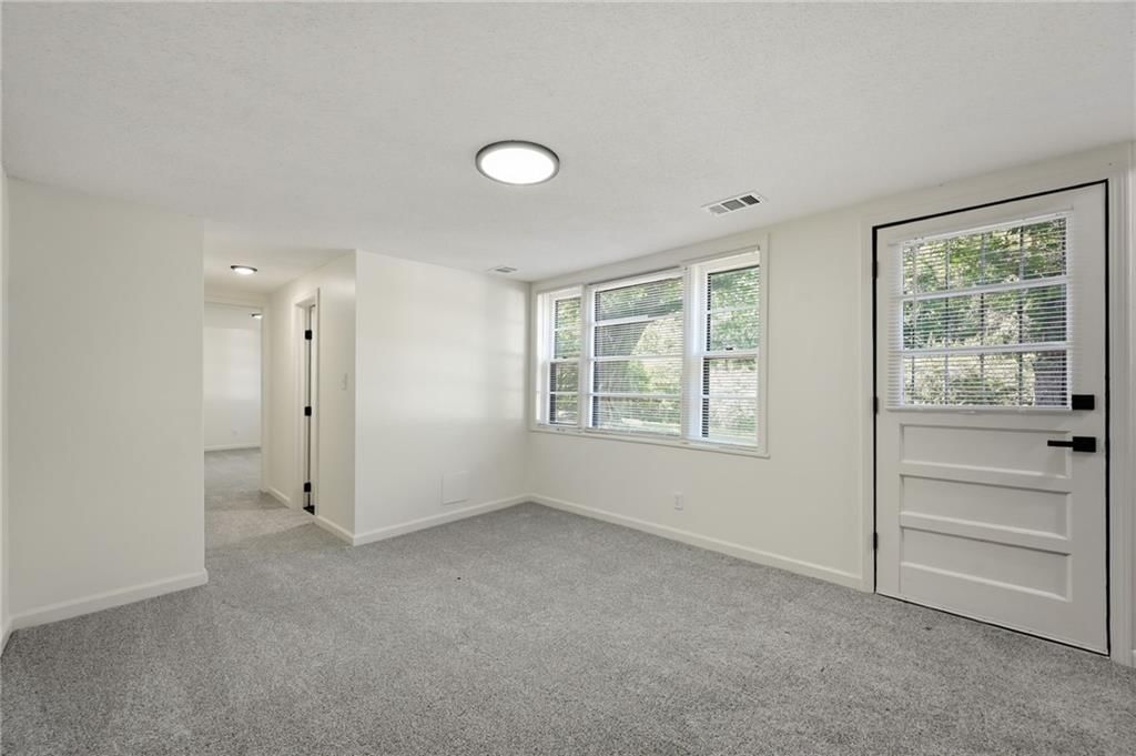 7210 Hullwood Avenue — photo 23