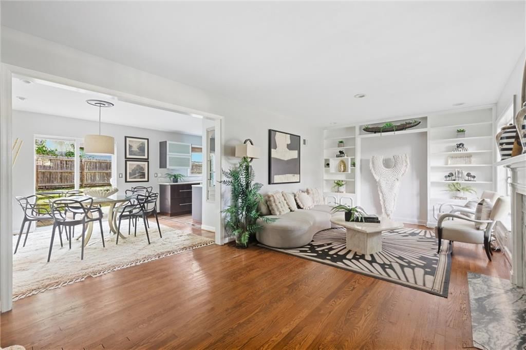 210 E Winthrope Road, Kansas City, MO