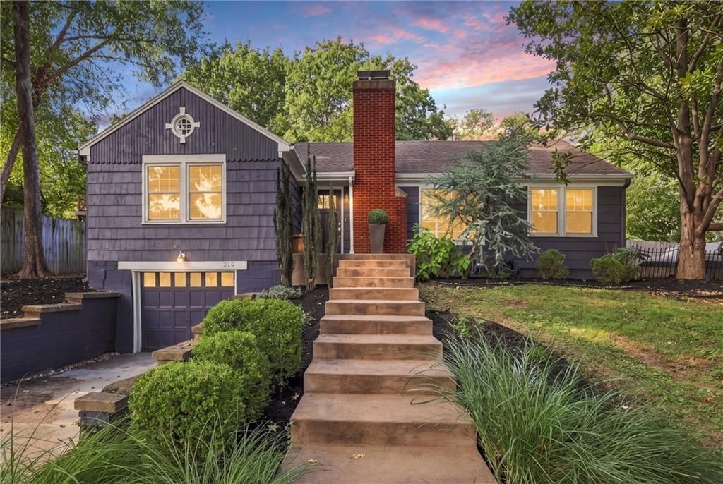 210 E Winthrope Road, Kansas City, MO: listing photo 3