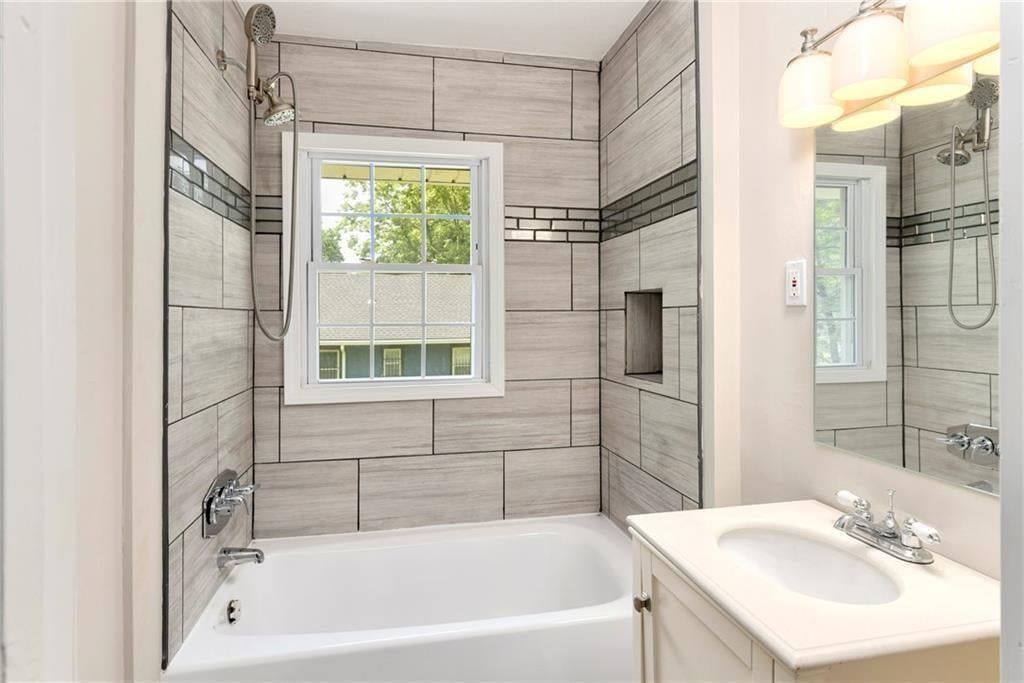 4526 Park Avenue — photo 8