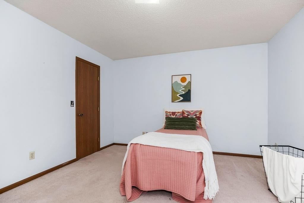 413 Sherwood Drive — photo 24