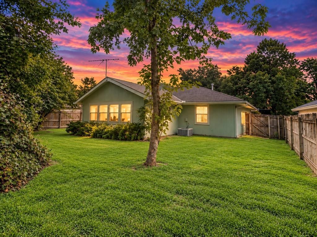 413 Sherwood Drive — photo 34