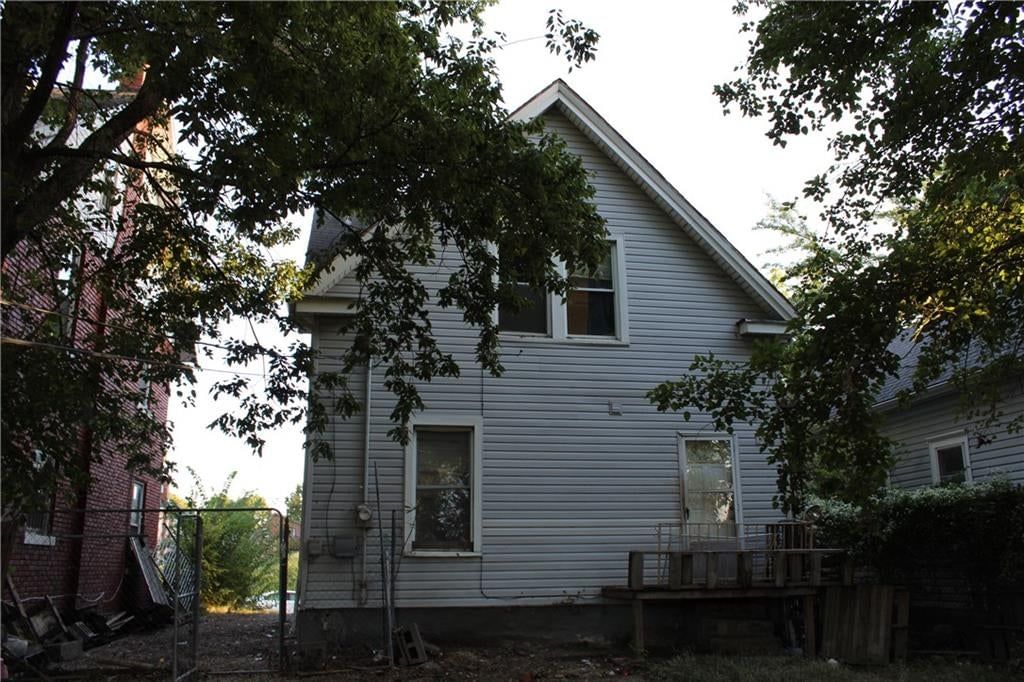 1044 Barnett Avenue — photo 5