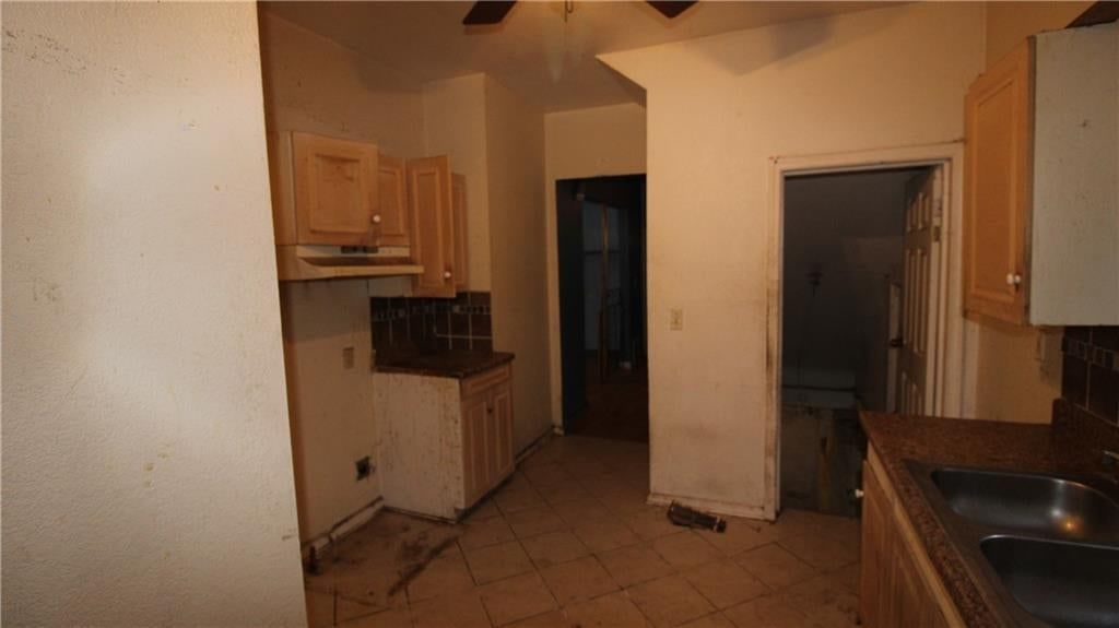 1044 Barnett Avenue — photo 16