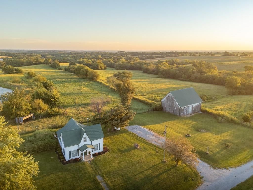 Photo 4 of 58 - 31277 East 300th Street, Ridgeway, MO 64481
