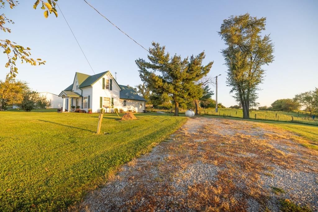 Photo 9 of 58 - 31277 East 300th Street, Ridgeway, MO 64481