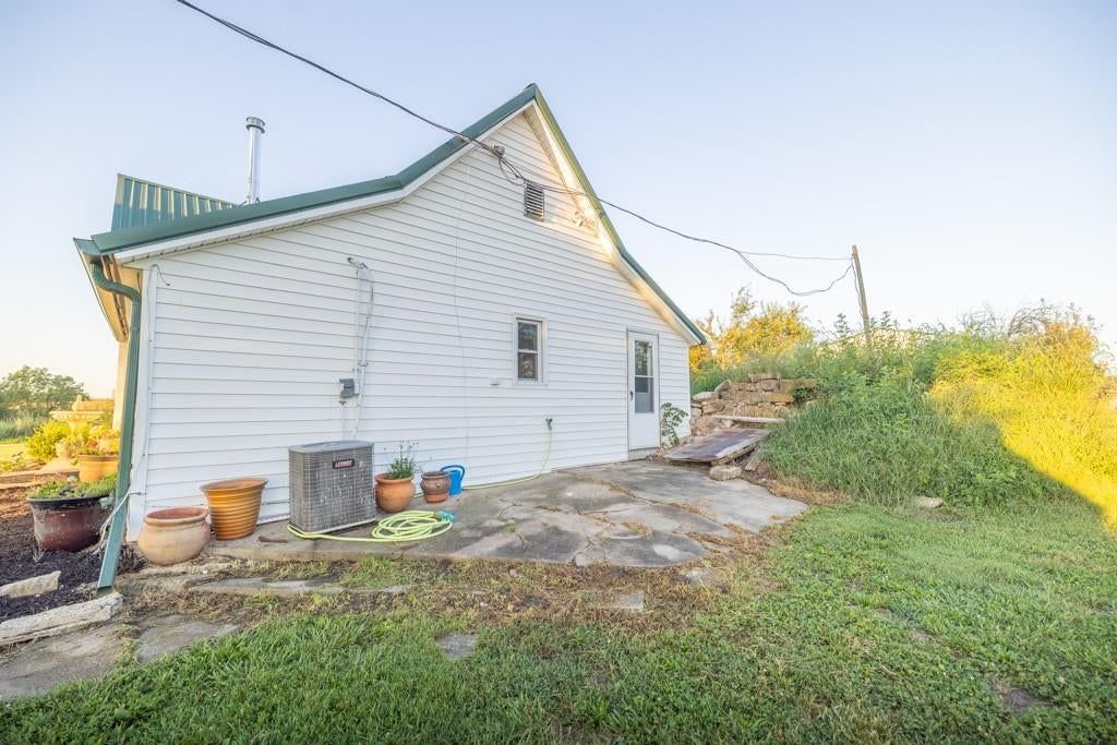 Photo 13 of 58 - 31277 East 300th Street, Ridgeway, MO 64481