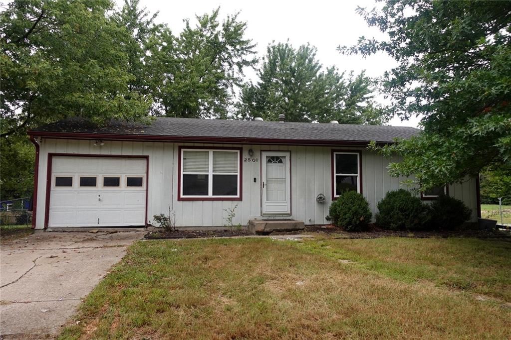 Photo 1 of 19 - 2501 Maverick Lane, Lawrence, KS 66046