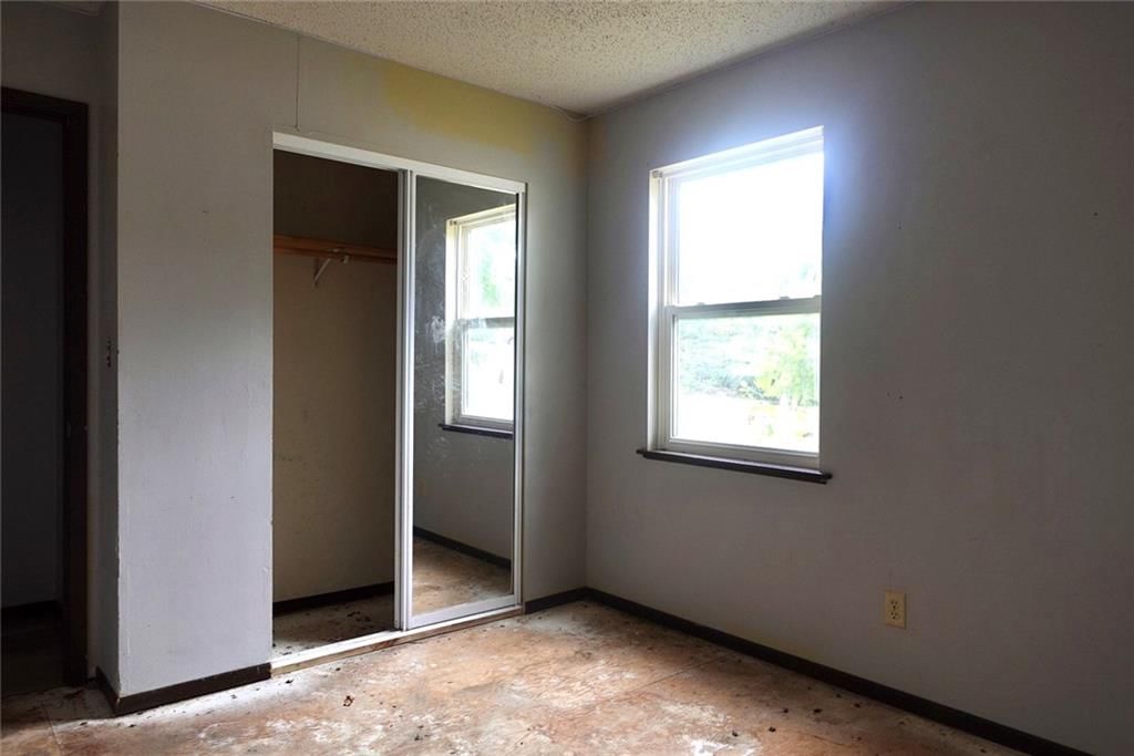 Photo 8 of 19 - 2501 Maverick Lane, Lawrence, KS 66046