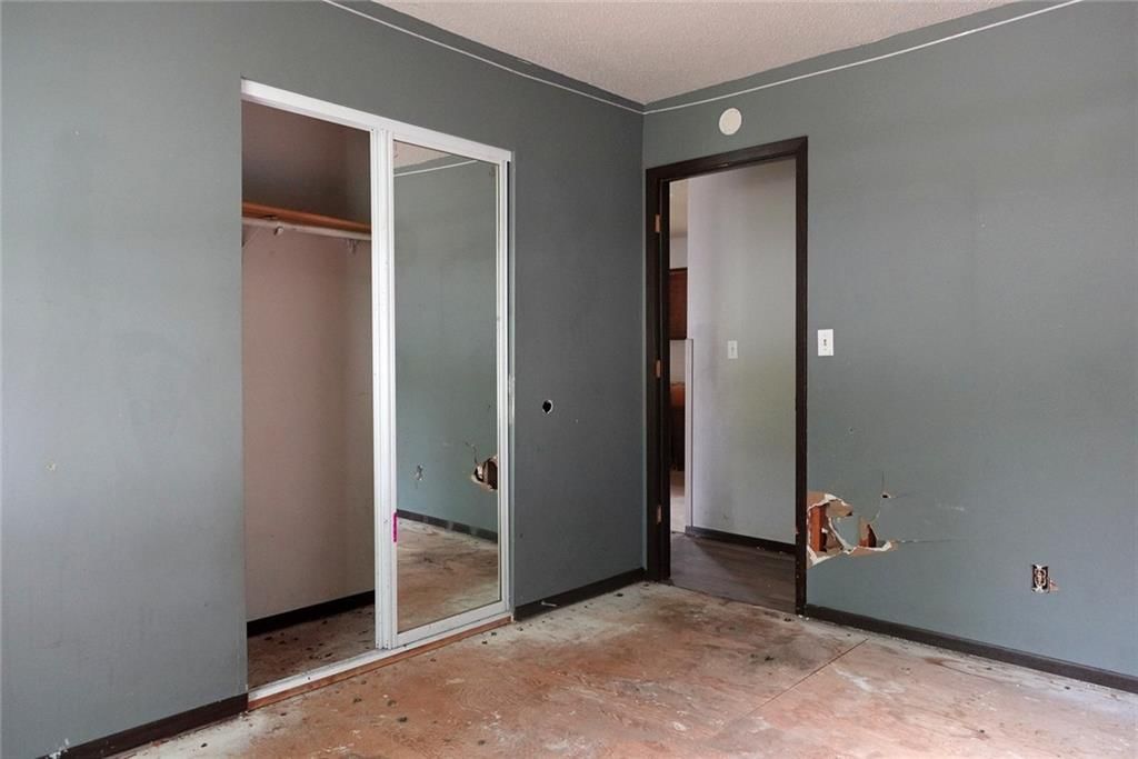 Photo 11 of 19 - 2501 Maverick Lane, Lawrence, KS 66046