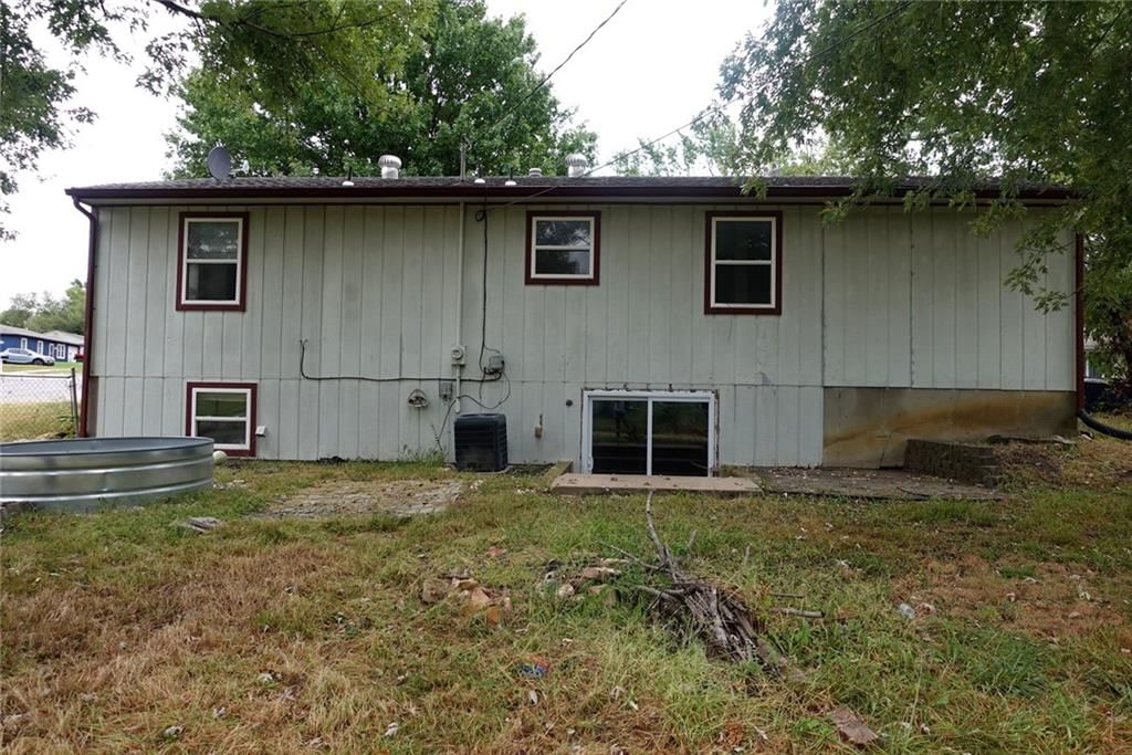 Photo 18 of 19 - 2501 Maverick Lane, Lawrence, KS 66046