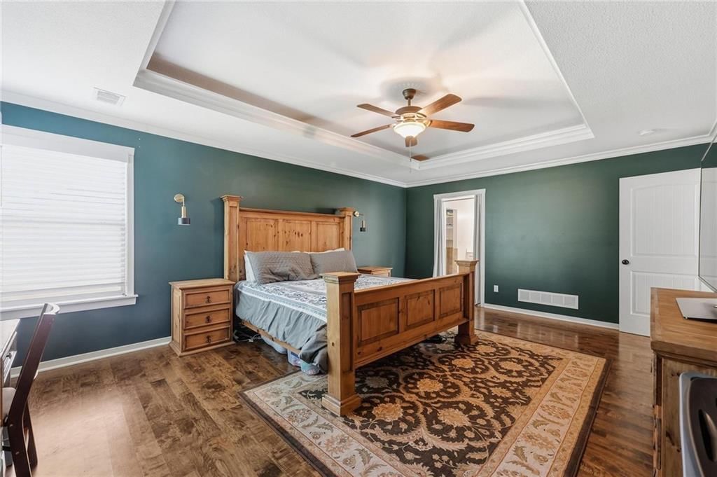 9012 N Oxford Avenue — photo 18
