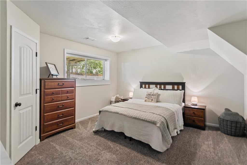 10706 N Tracy Avenue — photo 32