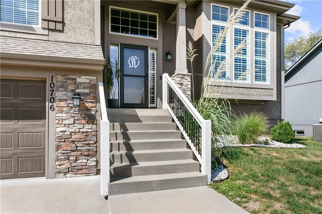10706 N Tracy Avenue, Kansas City, MO: listing photo 2