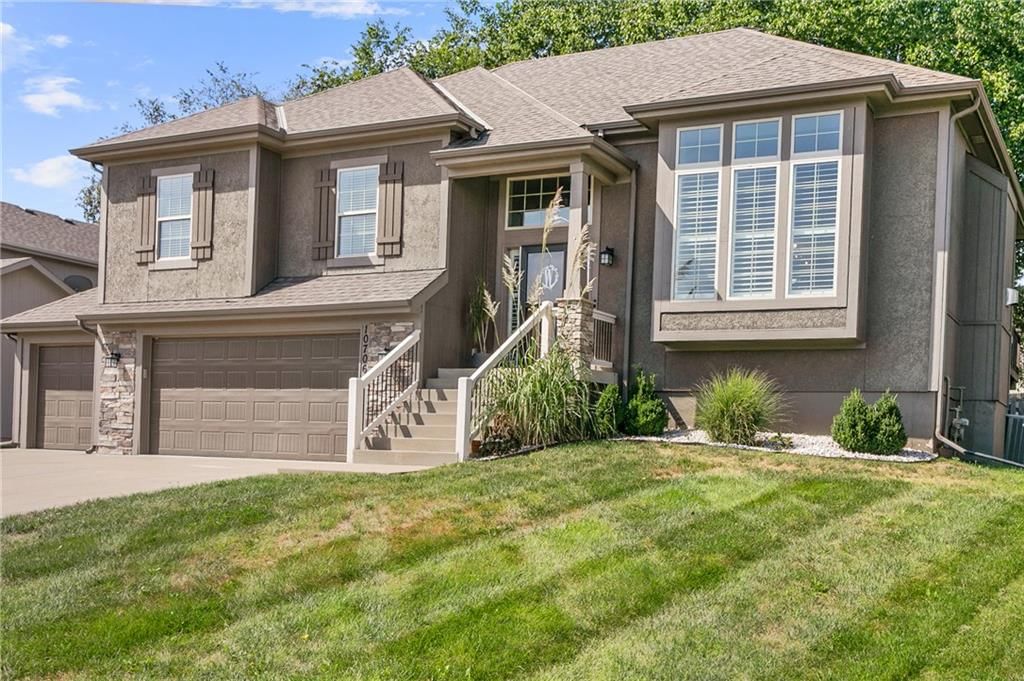 10706 N Tracy Avenue, Kansas City, MO