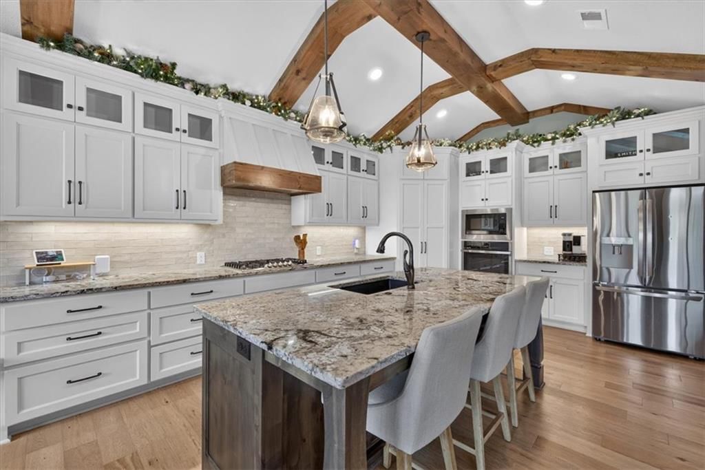 1149 Creekmoor Drive, Raymore, MO: listing photo 2