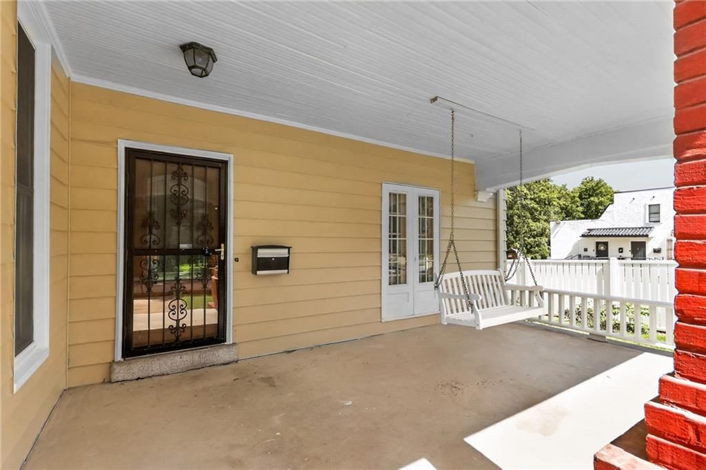 610 W Maple Avenue — photo 3