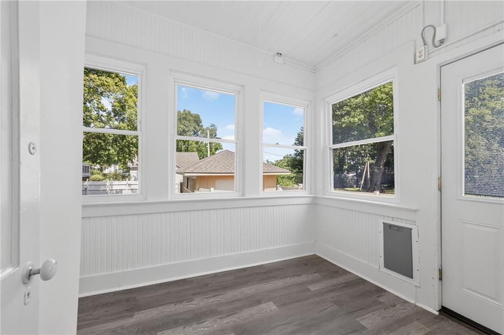 610 W Maple Avenue — photo 20