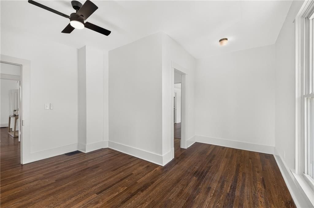 610 W Maple Avenue — photo 33