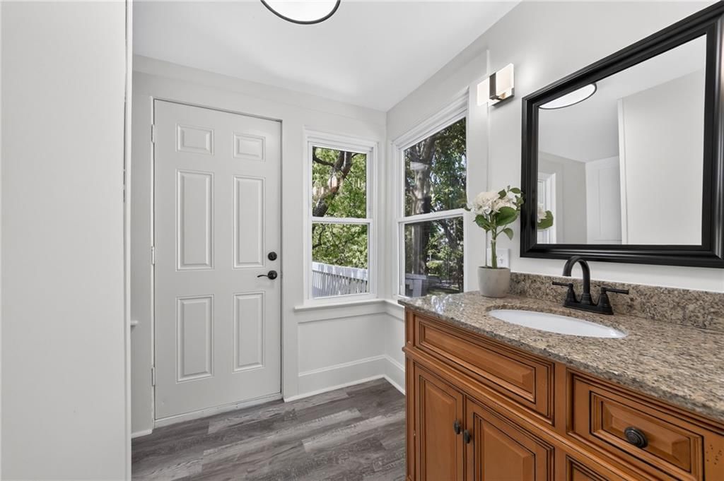 610 W Maple Avenue — photo 38