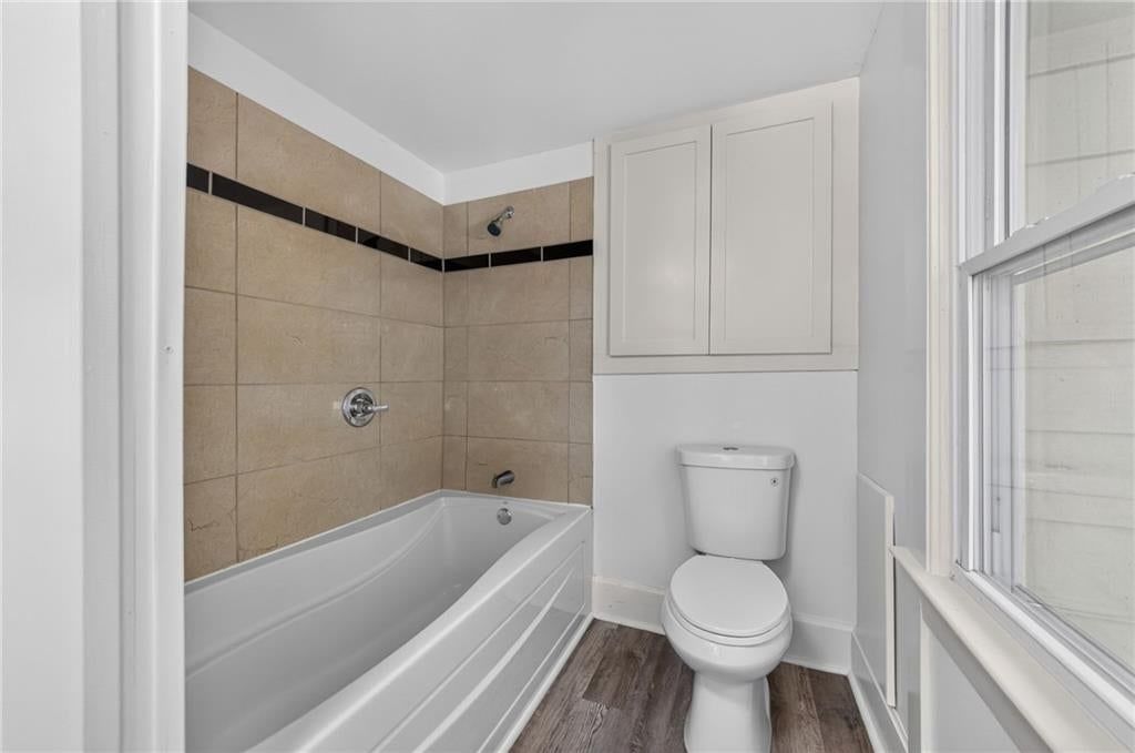 610 W Maple Avenue — photo 39