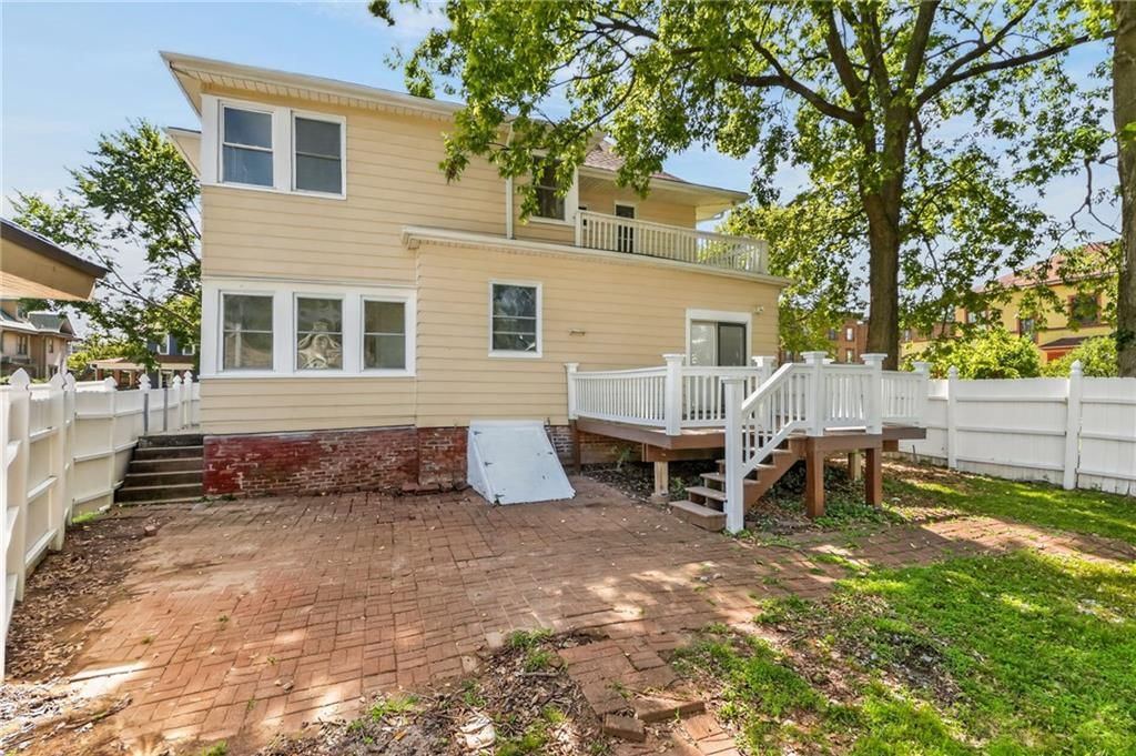 610 W Maple Avenue — photo 41