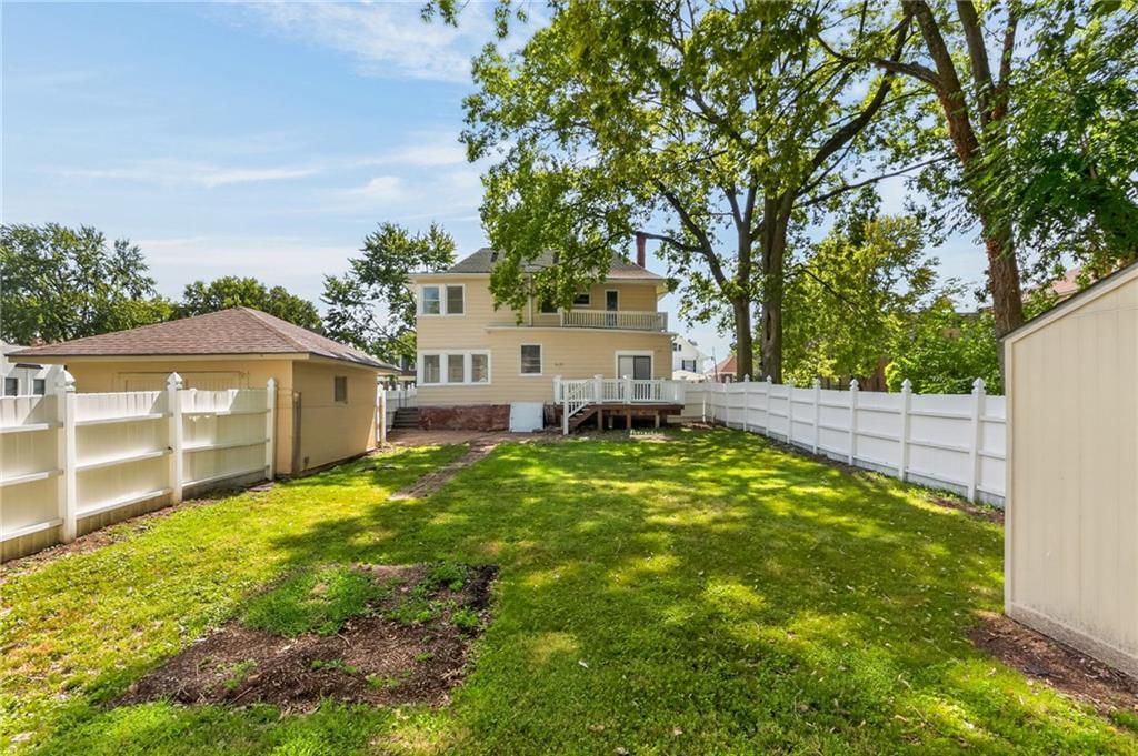 610 W Maple Avenue — photo 47