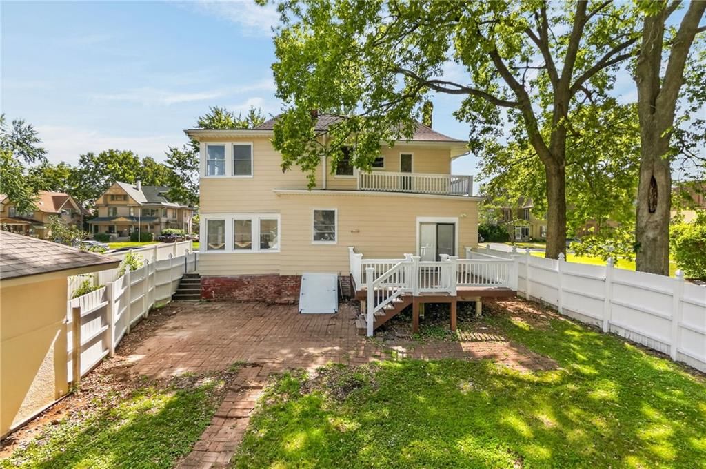 610 W Maple Avenue — photo 48