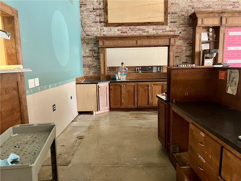 209 S 2nd Street — photo 5