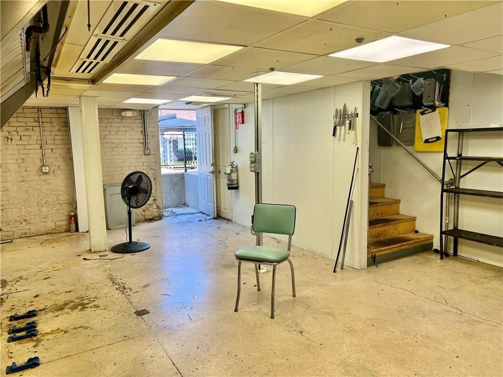 209 S 2nd Street — photo 9