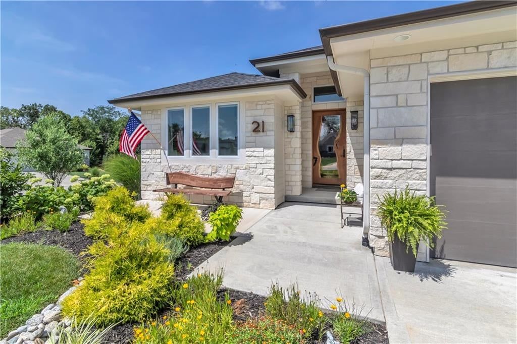 21 Bison Falls Circle — photo 3