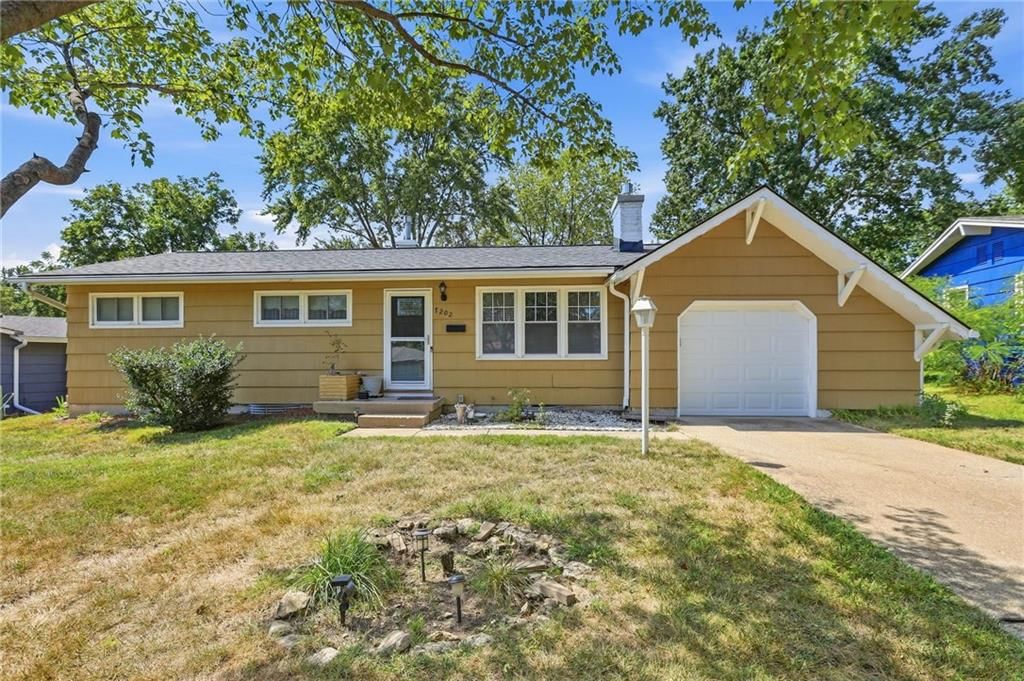 7202 Larsen Street — photo 1