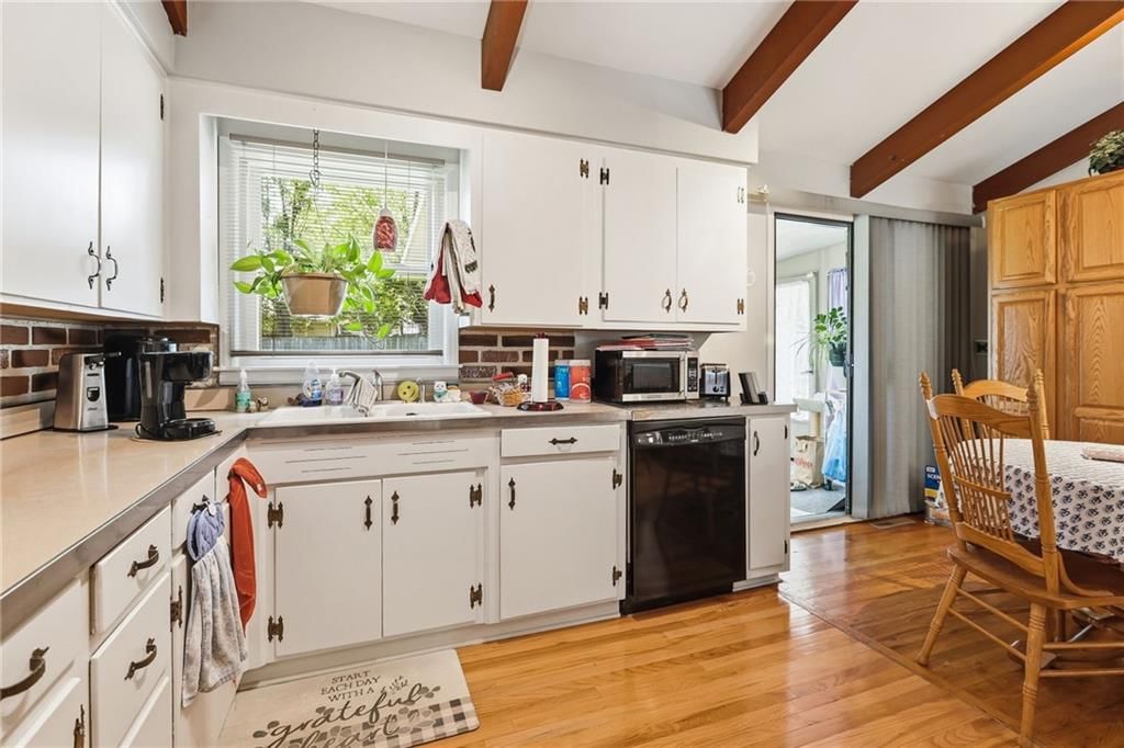 7202 Larsen Street — photo 9