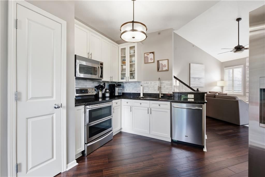 15910 Granada Street — photo 11