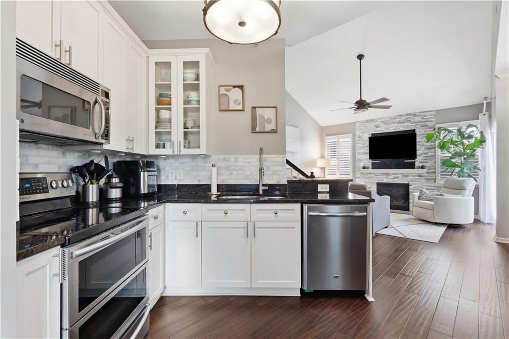 15910 Granada Street — photo 13