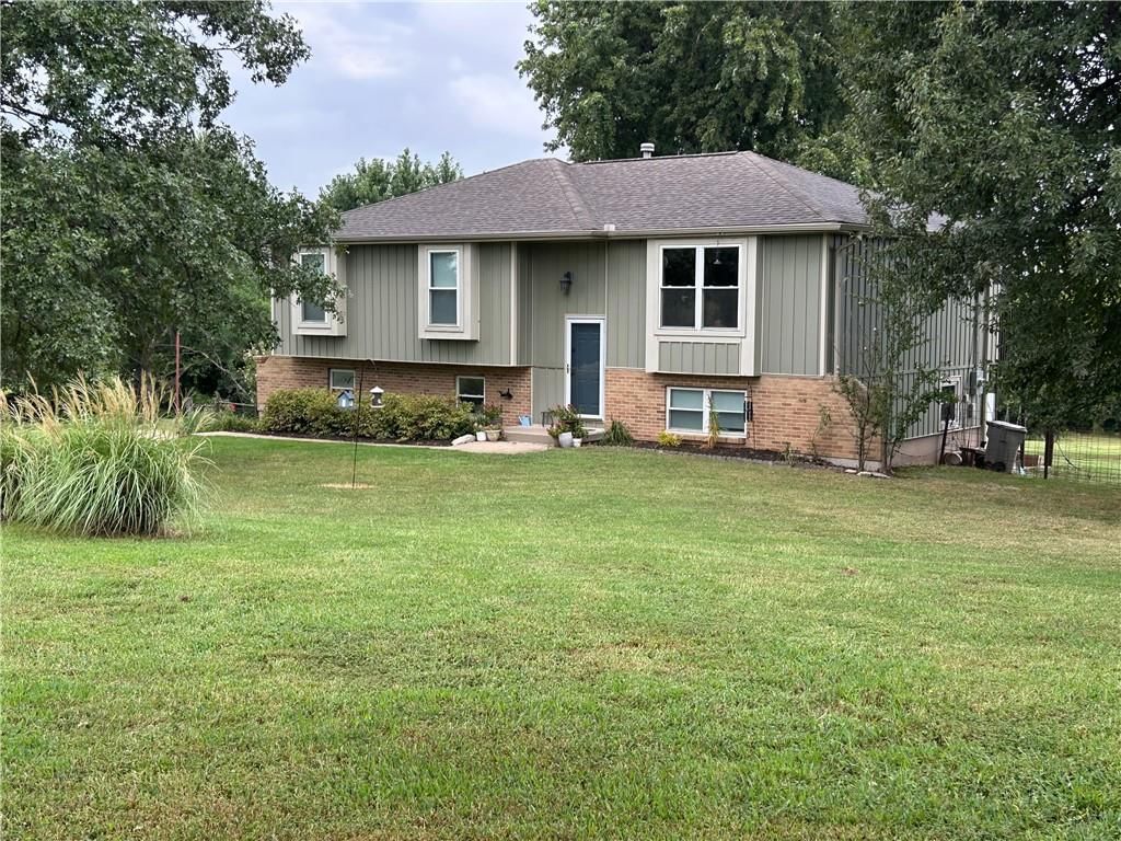 20212 Golden Road — photo 2