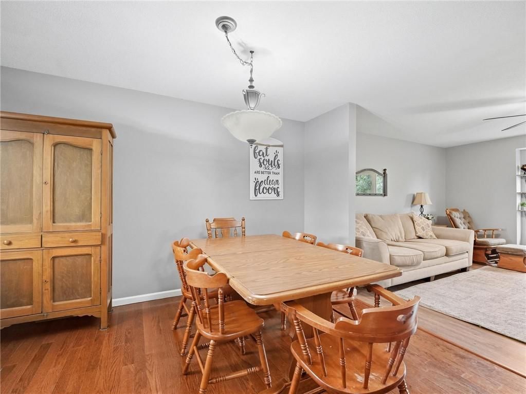 20212 Golden Road — photo 11