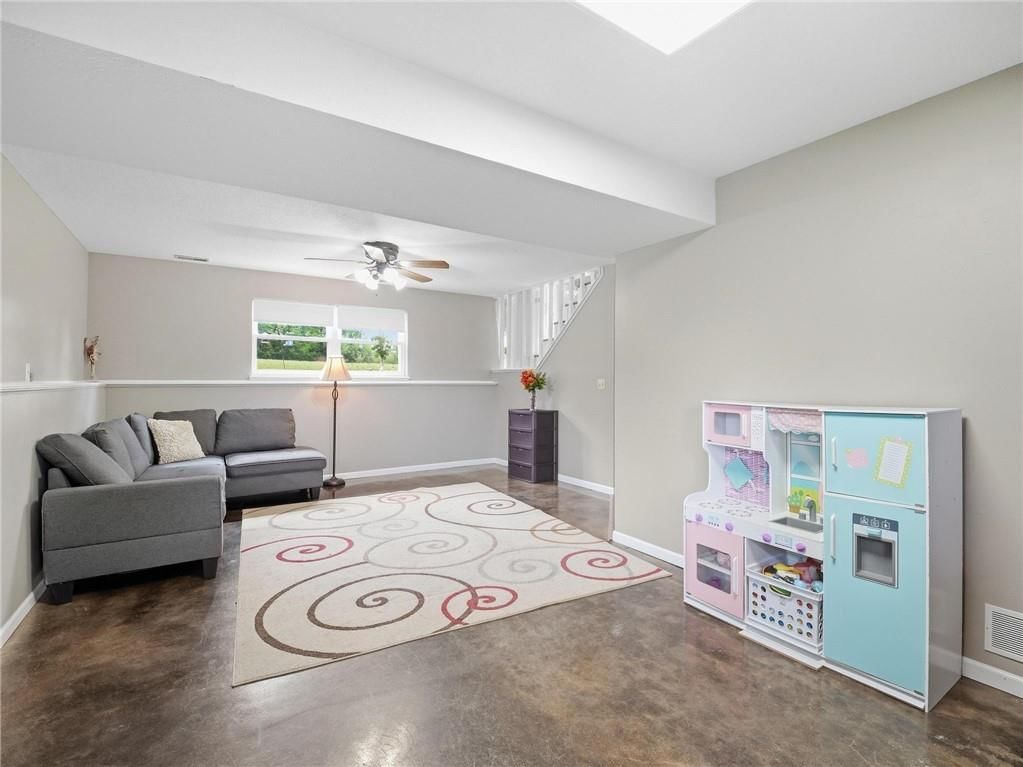 20212 Golden Road — photo 28