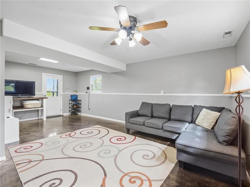 20212 Golden Road — photo 31