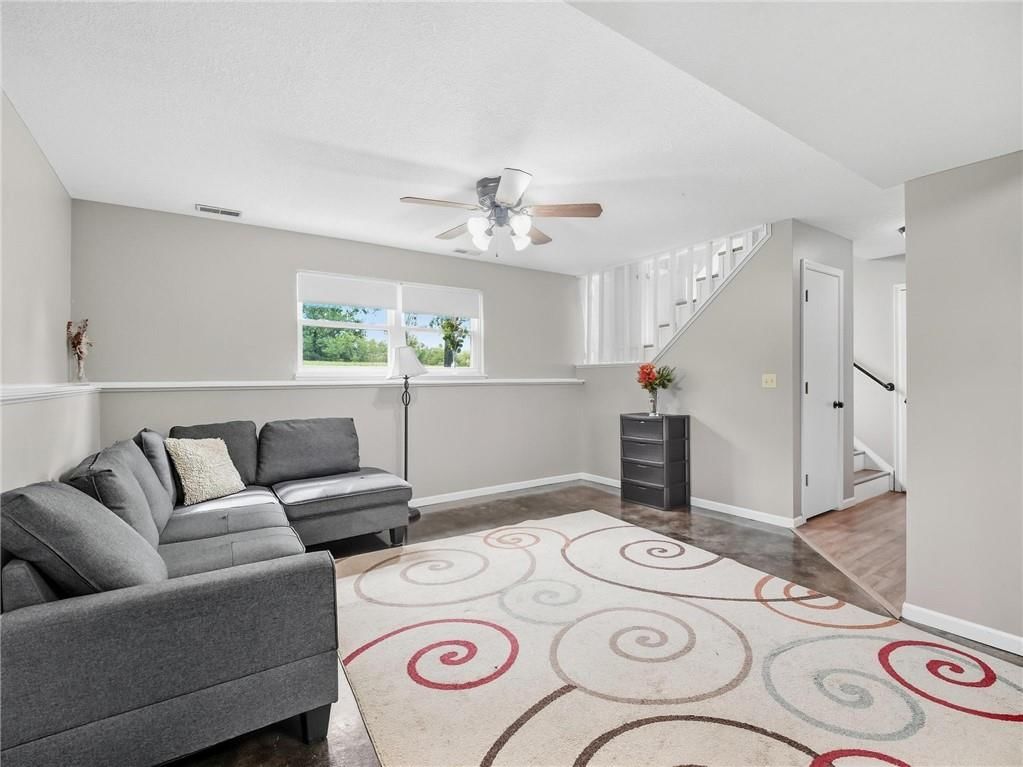 20212 Golden Road — photo 32