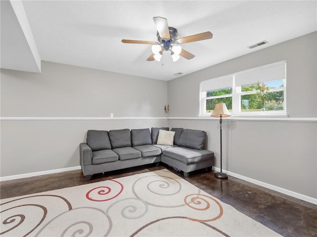 20212 Golden Road — photo 33
