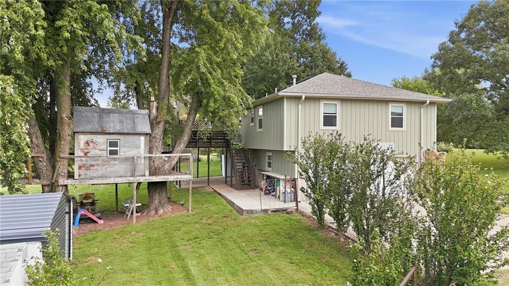 20212 Golden Road — photo 37