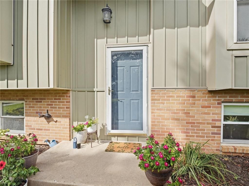 20212 Golden Road — photo 39