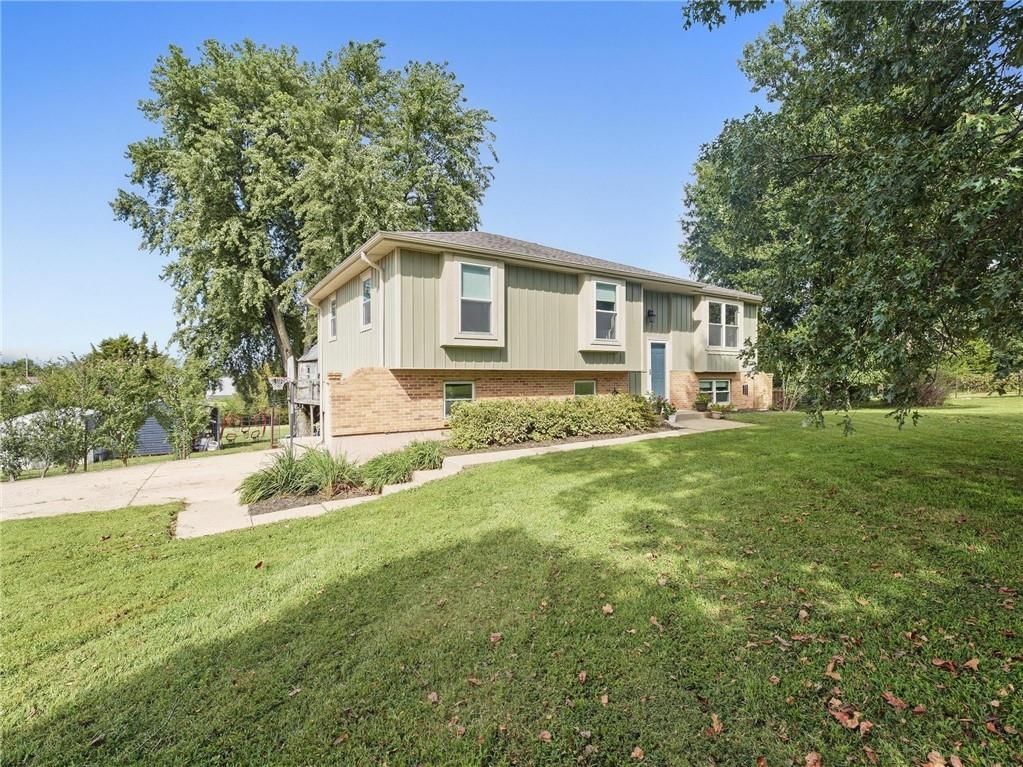 20212 Golden Road — photo 41